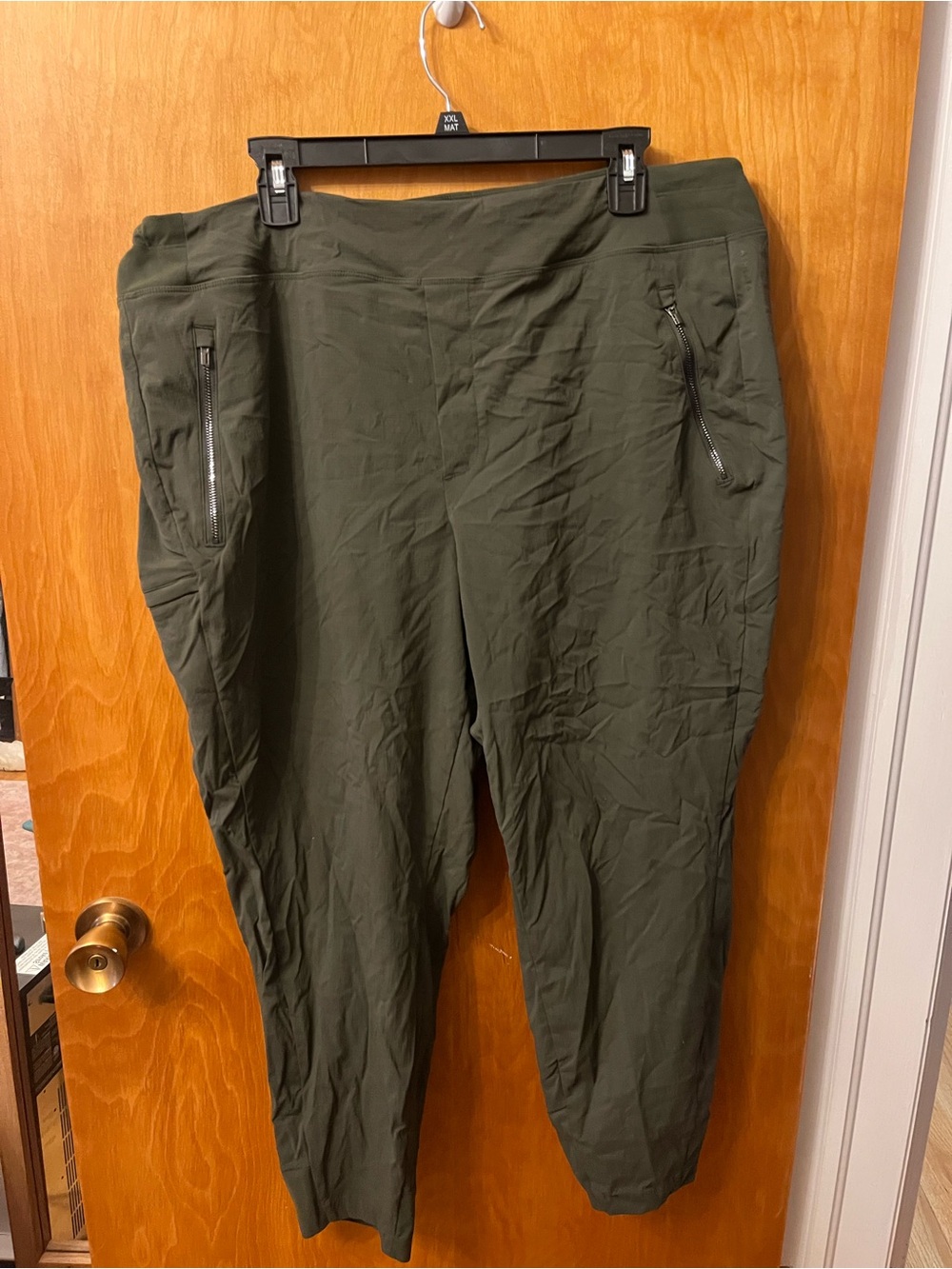 Athleta Olive jogger Pants with Zip Pockets